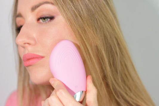 The Hidden Reason Your Skin Looks Dull (And How to Fix It With Better Hydration)